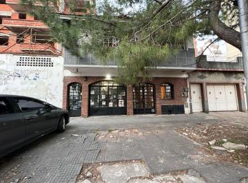 PH de 3 ambientes, Lanús · PH Al Frente con 2 Dorm. y 120 m² Construidos en Alquiler en Remedios de Escalada