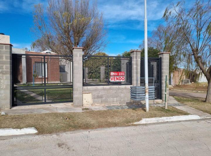 Casa · 90m² · 4 Ambientes · 1 Cochera