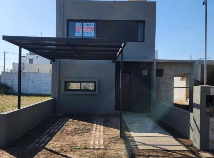 Casa · 90m² · 6 Ambientes · 1 Cochera