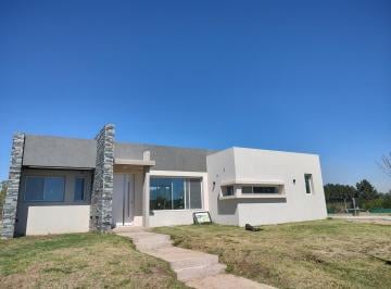 Casa · 150m² · 5 Ambientes · 2 Cocheras · Casa en Venta a Estrenar en Barrio Privado Monet