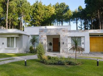 Casa · 9000000ha · 4 Ambientes · 1 Cochera · Casa en Venta Selene E/ Etoneo y Fgta. Victoria - "24 de Enero" Pinamar Norte - 4 Dorm. en Una P