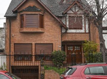 Casa · 200m² · 4 Ambientes · Oportunidad de Compra! Casa 4 Amb en Villa Sarmiento