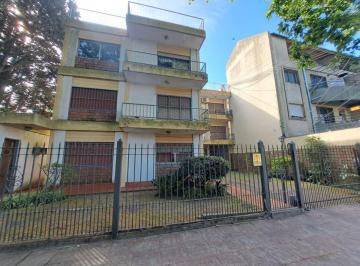 Departamento en Venta de 4 ambientes Adrogué · Departamento 4 Ambientes con Cochera, en Excelente Ubicacion