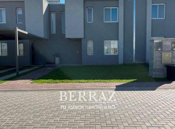 Casa · 104m² · 5 Ambientes · 2 Cocheras · Casa Venta 5 Amb Complejo Decs Pilar