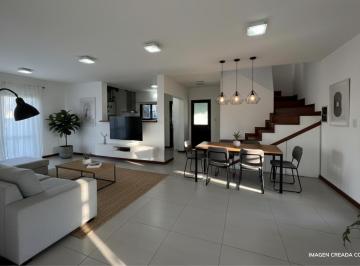 Casa · 175m² · 5 Ambientes · 2 Cocheras · Venta: Casa de 3 Dorm., Galeria con Parrillero, Cochera en Tierra de Sueños 3, Roldan