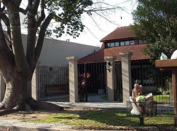 Casa · 245m² · 3 Dormitorios · Casa - Adrogue