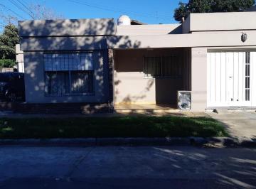 Casa · 75m² · 4 Ambientes · 3 Cocheras · Casa en Venta - Castelar Norte