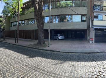 Frente · Impecable Departamento 2 Ambientes con Cochera y Amplio Balcón en San Isidro