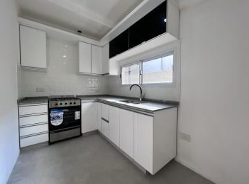 Departamento de 3 ambientes, Lanús · Departamento de 3 Amb. con Dos Patios y Parrilla en El Centro de Lanús