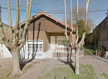 Terreno · 230m² · 5 Ambientes · Casa en Venta Sobre Lote Comercial Multifamiliar Centro Madariaga