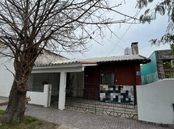 Casa · 238m² · 3 Ambientes · 1 Cochera · Casa en Venta