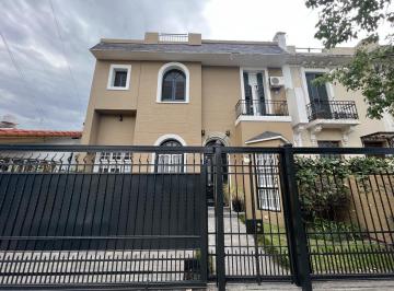 Casa · 180m² · 6 Ambientes · 2 Cocheras · Casa en Banfield