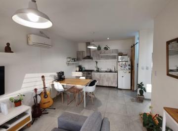 PH de 2 ambientes, Avellaneda · PH de 2 Ambientes con Balcón Sobre Av Manuel Belgrano, Sarandí