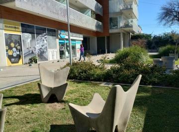 Local comercial · 90m² · Venta de Espectacular Local en Barrio Parque Holmberg / Donado