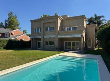 Casa · 290m² · 4 Ambientes · 6 Cocheras · Hermosa E Impecable Propiedad en Campos de Alvarez.