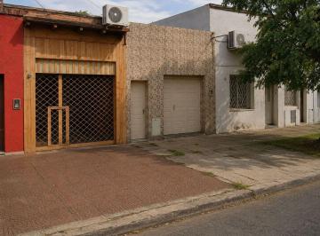 PH de 5 ambientes, La Matanza · Tipo Casa. 5 Ambientes con Garaje y Patio.
