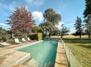 Casa de 9 ambientes, Berazategui · Casa en Venta en Abril Club de Campo Al Golf