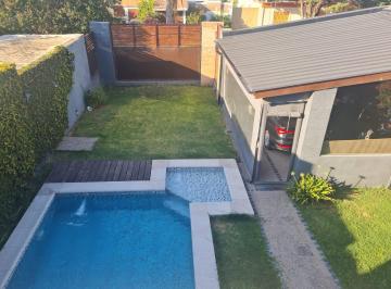 Casa de 7 ambientes, Córdoba · Apto Credito! Oportunidad! Venta Hermosa Casa - 4 Domit | Pileta - Cochera