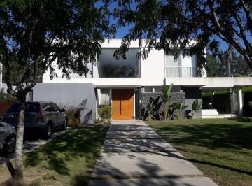 Casa de 4 ambientes, Tigre · Casa en 2 Plantas Sobre un Lote de 1200 m². con Muebles