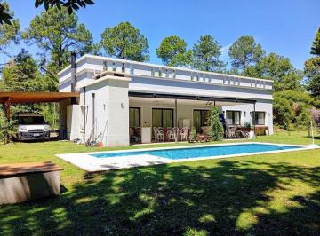 Casa de 4 ambientes, Campana · Excelente Moderna Propiedad