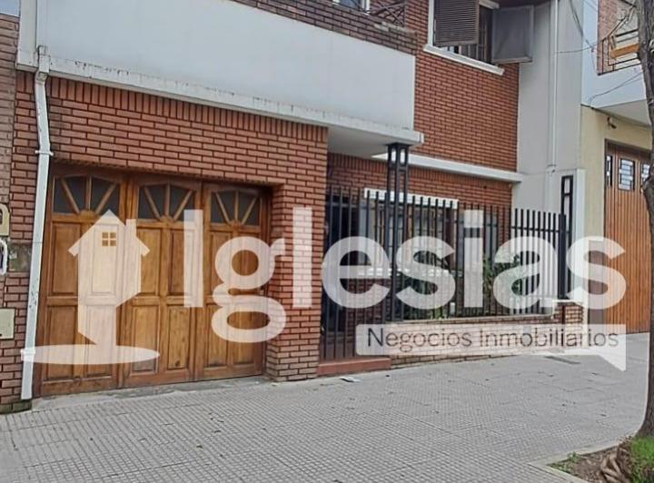 Casa · 290m² · 5 Ambientes · 1 Cochera