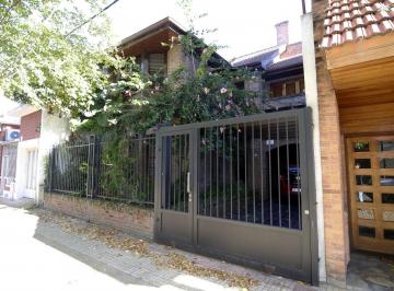 Casa · 233m² · 4 Ambientes · 2 Cocheras · Casa - La Plata