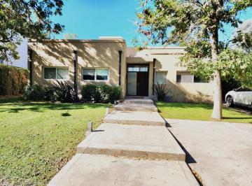 Casa de 5 ambientes, Campana · Impecable Propiedad Ideal Vivienda