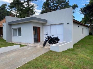 Casa · 143m² · 3 Ambientes · 1 Cochera · Casa en Venta Zona Alamos - Av Shaw Nº 2975 - Pinamar