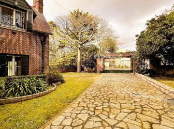 Casa · 566m² · 9 Ambientes · Venta | Residencia de Estilo | Zona Guemes - Mar del Plata |