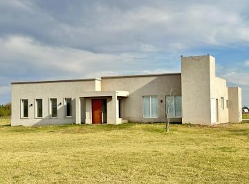 Casa · 116m² · 3 Ambientes · Descubre Tu Nueva Casa en El Campo en Zapiola, Lobos