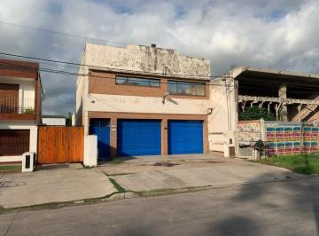 Oficina comercial · 240m² · Venta - Depósito y Oficinas