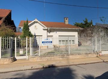 Casa · 222m² · 3 Dormitorios · 1 Cochera · Venta - Casa Centrica