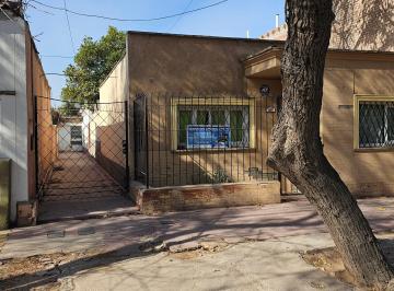 Departamento de 5 ambientes, Ciudad de Mendoza · Castelar / Chenaut