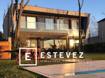 Casa · 250m² · 6 Ambientes · 7 Cocheras · Casa a La Laguna en Venta. Pileta. 3 Dorm.. Barrio Cerrado, Escobar