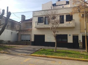 Casa · 287m² · 6 Ambientes · 1 Cochera · Casa en Quilmes a m del Centro
