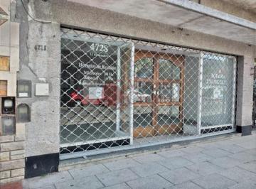 Local comercial · 155m² · Venta Local Zona 12 de Octubre y Cerrito 170 m². Dividido en 2 Locales