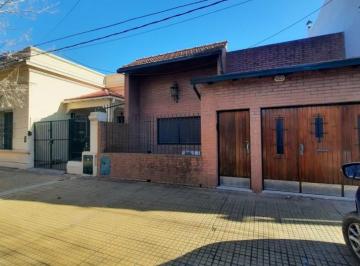 Casa · 100m² · 4 Ambientes · Excelente Casa en Alquiler de 2 Dorm.