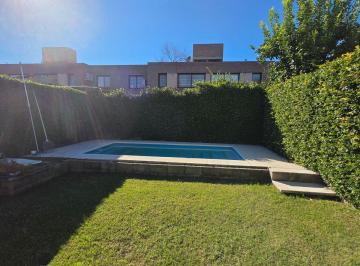 Casa de 4 ambientes, Córdoba · Muy Seguro! Zona Sur! Apto a Credito!
