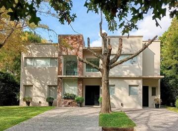 Casa de 5 ambientes, Campana · Excelente Propiedad Sobre Golf