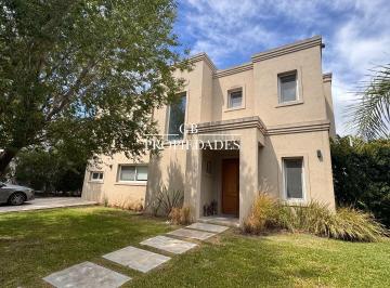 GBB-GBB-1061_2 · Venta de Casa en Ayres Plaza, 3 Dorm., Escritorios, Pi