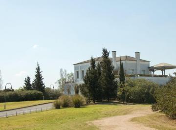 Terreno · 2000m² · Lote en Venta en Everlinks Golf, Lujan
