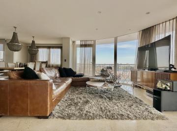 Departamento · 190m² · 4 Ambientes · 3 Cocheras · Excepcional Departamento con Terraza Propia