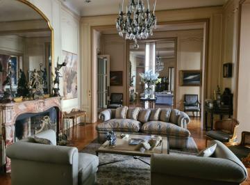Departamento · 530m² · 10 Ambientes · 1 Cochera · Excelente Departamento Francés en Venta