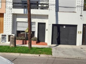 Casa de 4 ambientes, Quilmes · Chalet PH Totalmente Independiente en Venta