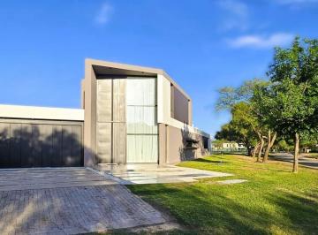 Foto · Chacras de La Villa Venta Casa Diseño Exclusivo, 3 Dorm., Pileta, Una Planta