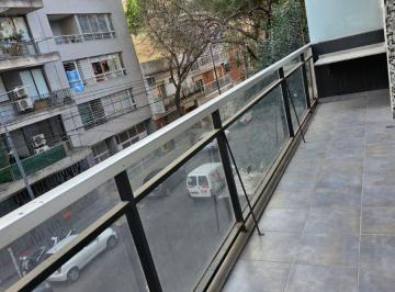 excelente departamento de 3 ambientes al frente con hermoso balcon,living comedo · 3 Amb Al Frente con Dos Baños