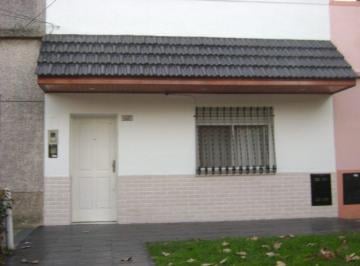 PH de 3 ambientes, Lanús · Casa PH 3 Ambientes con Terraza y Quincho