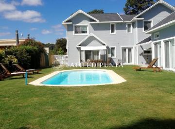 Foto1 · Hermosa Casa en Barrio Privado