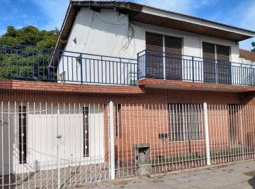 Casa · 150m² · 4 Ambientes · 2 Cocheras · 9 de Julio Nº 646