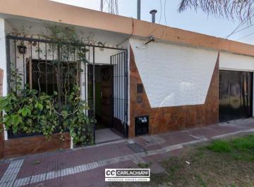 Casa · 102m² · 3 Ambientes · 1 Cochera · Casa 2 Dorm. en Venta Fisherton Rosario - a Reciclar